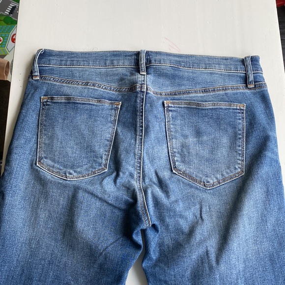 Gap true skinny jeans with destruction - Picture 4 of 7